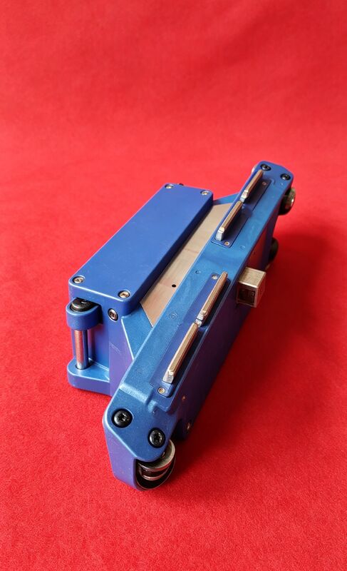 Corrosion Resistant Sliding Contact Lines with Rated Peak Withstand Current 6.75KA and Effective Service Length 1508mm