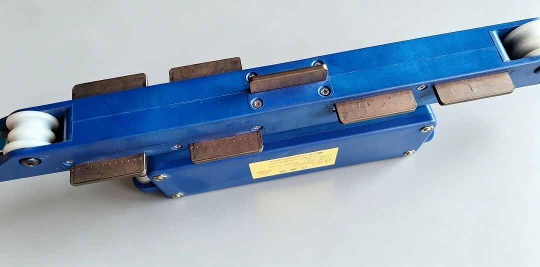 GHJD-B-60A Matching Current Collector Model Water Resistant Sliding Conductor Suitable for Rated Operate Voltage AC 380-690V Industrial