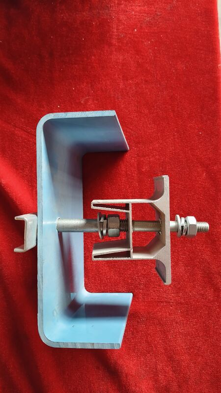 AC 380-690V Rated Operate Voltage Waterproof Sliding Electrical Line 5P Number of Poles Durable for Industrial Applications