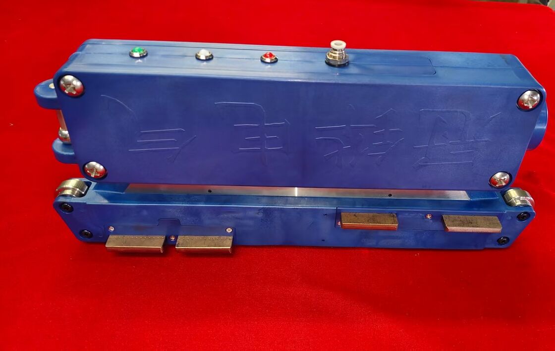 V0 Grade Flame Retardant Sliding Contact Lines with 3016mm Effective Service Length and 49m/s² Acceleration for Moving Contact Line System
